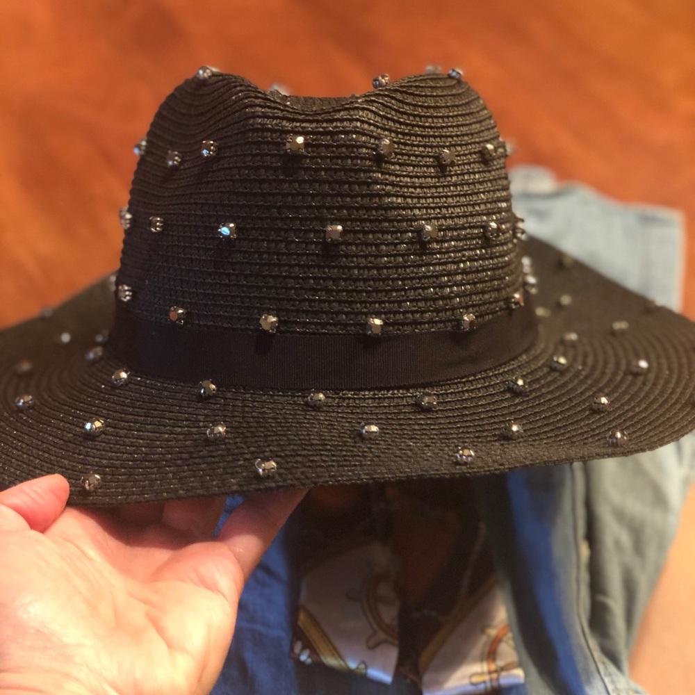 Amazing adjustable blk hat for ladies w rhinestuds
